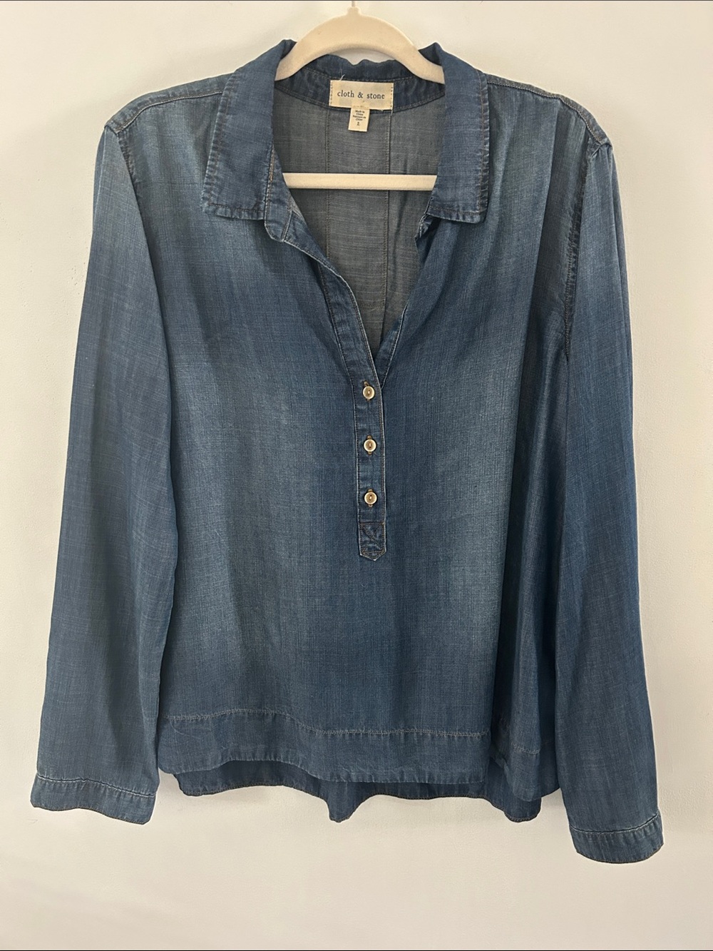 cloth & stone Faded Blue Denim Button-Front Blouse Coastal Lightweight Popover